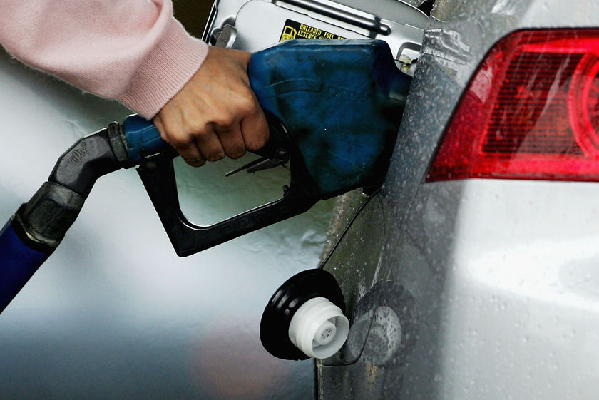 افزایش قیمت بنزین بر اساس تکالیف بودجه ٩٤ بود