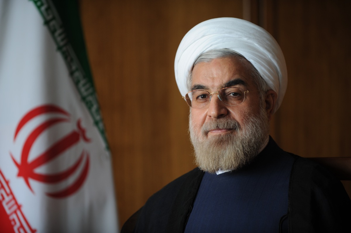 روحانی: اقتصاد کشور با رهایی از نفتی بودن سامان می‌یابد